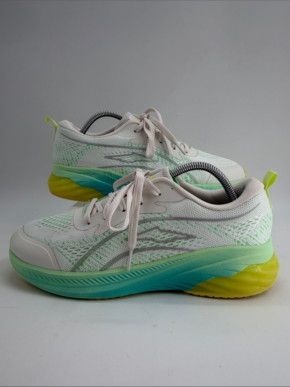 Avia Women's Gel Sneaker White Green US Size 10.0